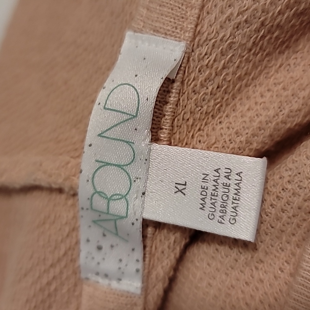 Ombre Cropped Hoodie - Picture 8 of 12